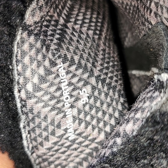 Aquatalia Bev Weatherproof Black Suede Shearling Cuff Sneaker Boots Size 9.5 - Picture 5 of 5